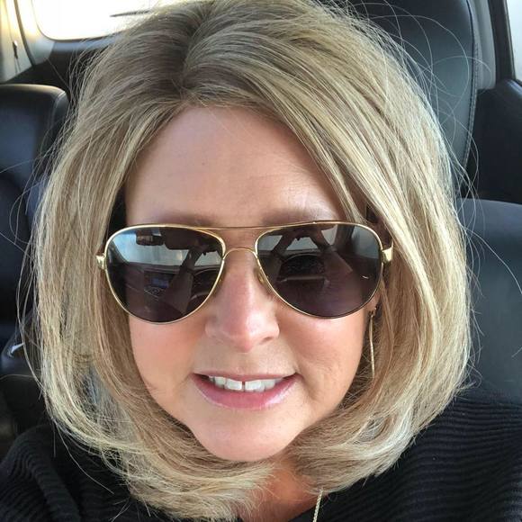 Meet your Posher, Tabitha - Picture 1 of 1